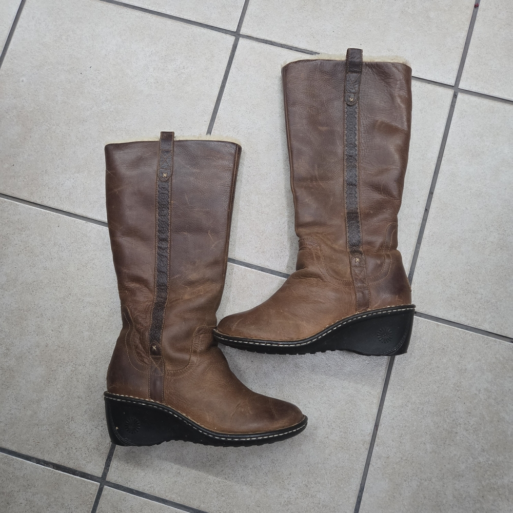 UGG Cozy Cream Shearling Interior